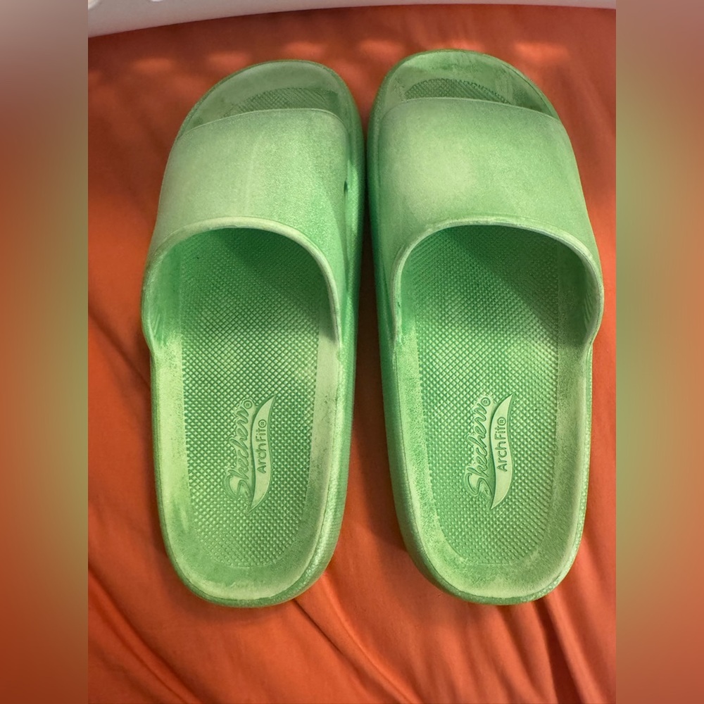 Skechers foamies